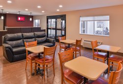  - Red Roof Inn & Suites Danville - I-74, Exit 220