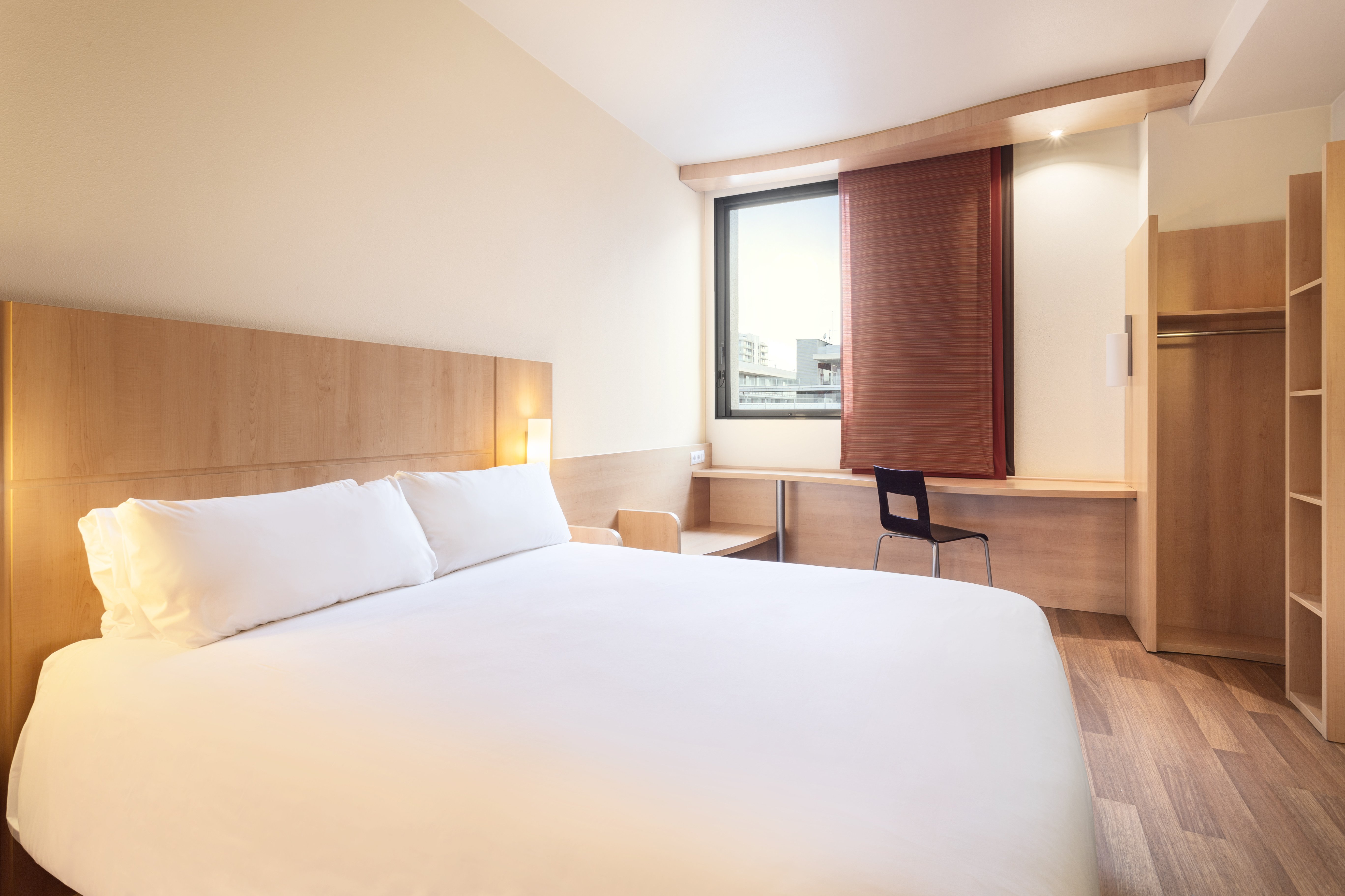 B&B HOTEL BARCELONA MATARO-guestroom-DOUBLE ROOM.jpg
