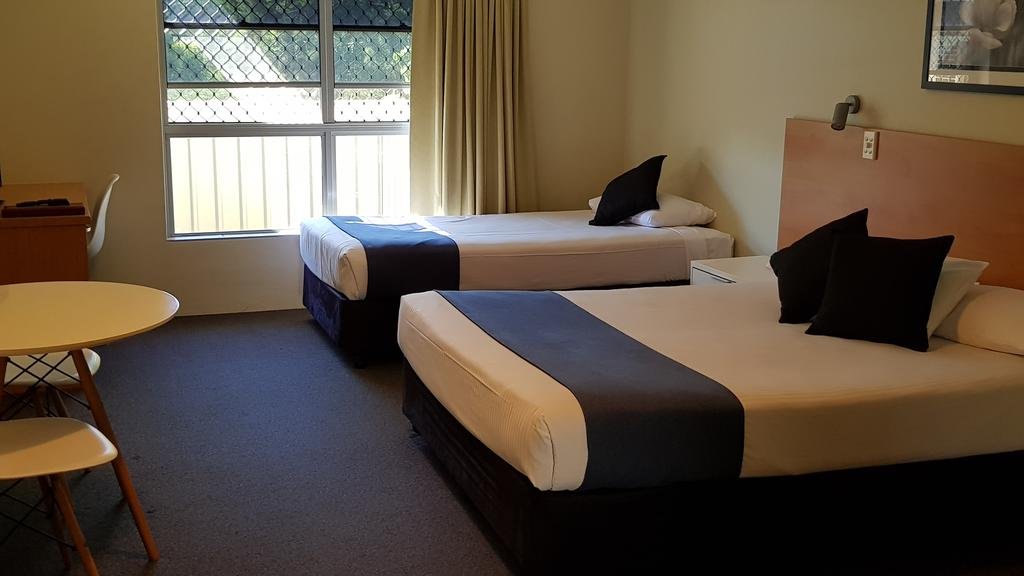 NAMBOUR HEIGHTS MOTEL-guestroom-GUEST ROOM.jpg