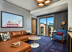  - Rally Hotel Denver - I-25, Exit 212C