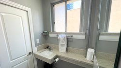  - Greenleaf Hotel Downtown Long Beach