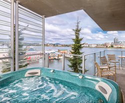  - WorldMark Victoria James Bay Hotel