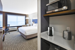  - Holiday Inn Express & Suites Okemos - I-96, Exit 110