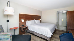  - Holiday Inn Express & Suites Dinuba