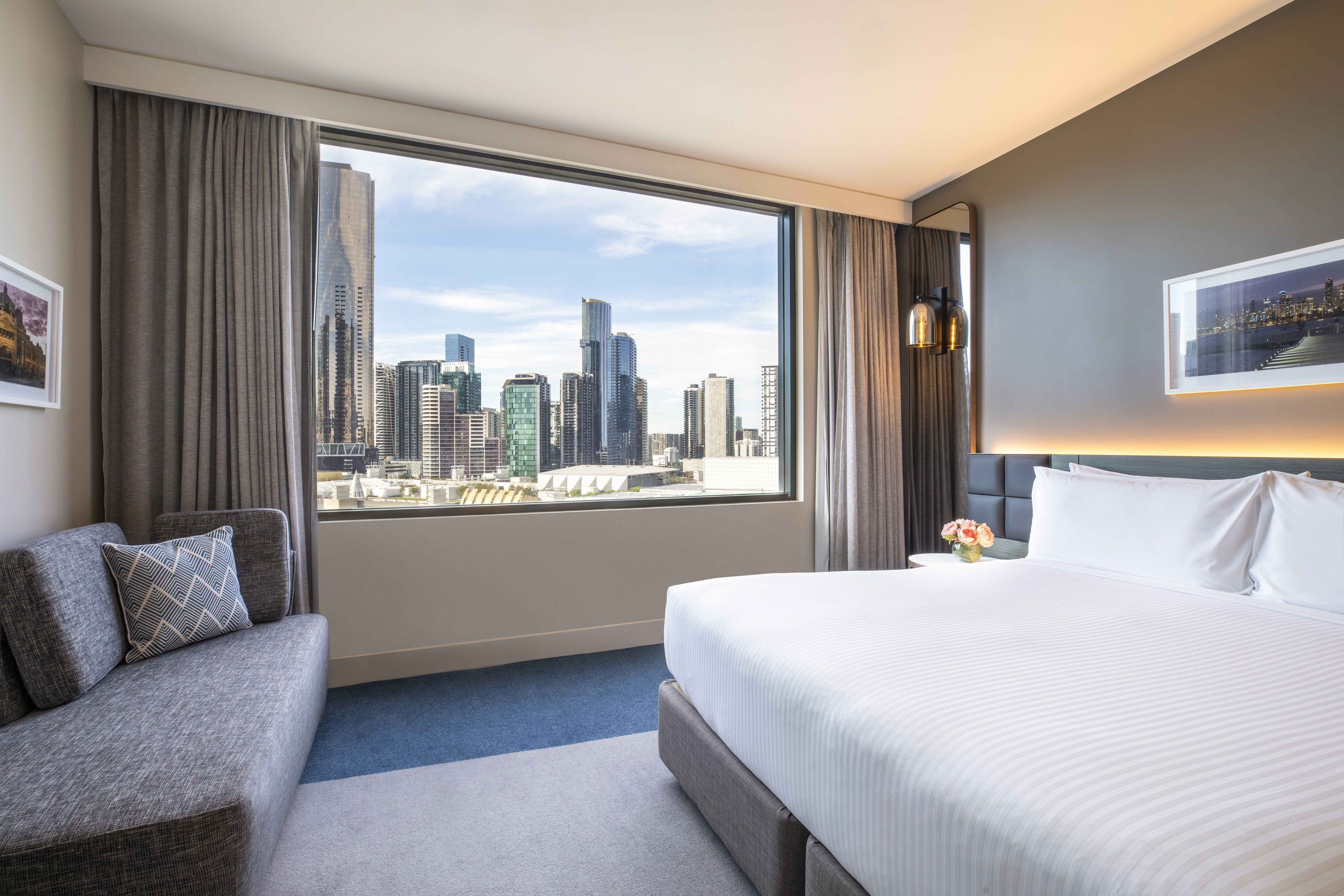 CROWNE PLAZA MELBOURNE BY IHG-guestroom-King Bed Guest Room.jpg