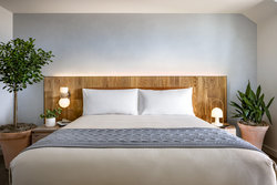  - 1 Hotel Downtown Toronto