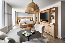  - 1 Hotel Downtown Toronto