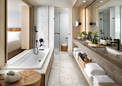  - 1 Hotel Downtown Toronto