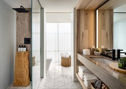  - 1 Hotel Downtown Toronto