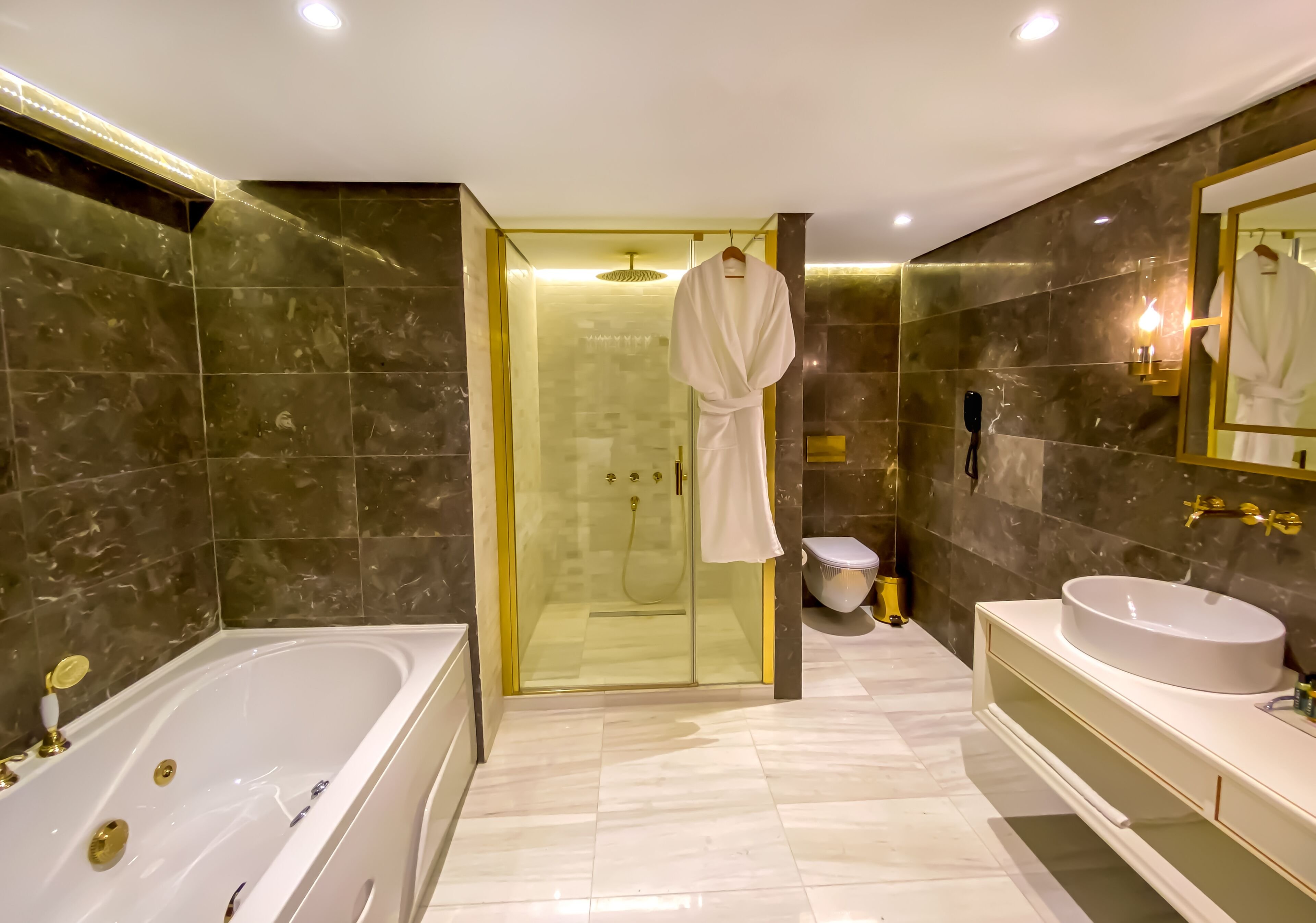 Anemon Aydin-guestroom-Pesidential Suite Bathroom.jpg