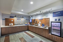  - Holiday Inn Express & Suites Broken Arrow