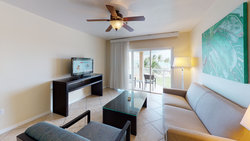  - Holiday Inn Resort Grand Cayman