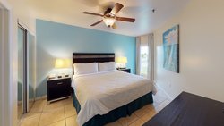  - Holiday Inn Resort Grand Cayman