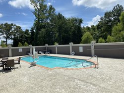  - Holiday Inn Express Pineville