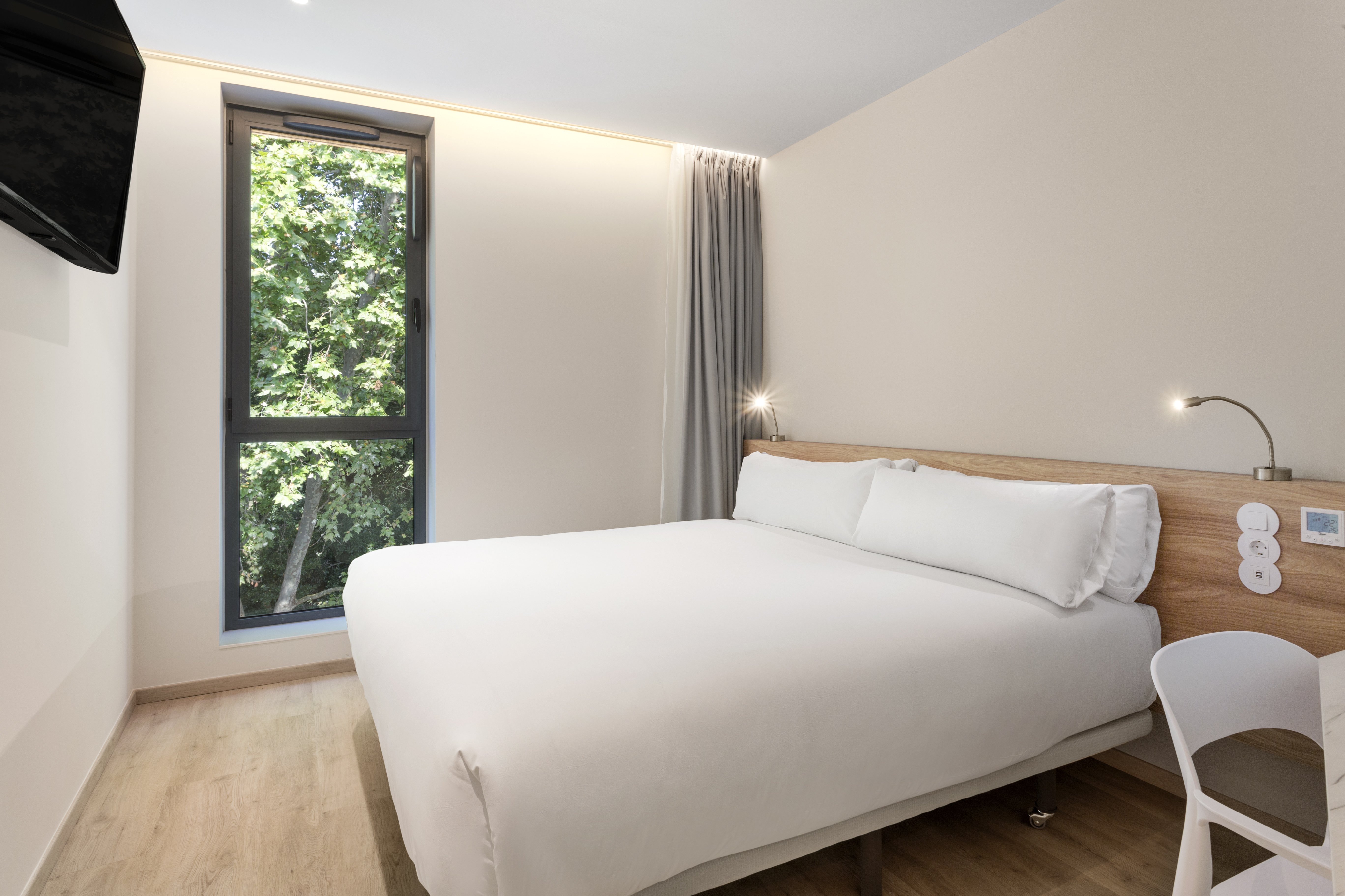 B&B HOTEL LISBOA MONTIJO-guestroom-Double Room.jpg
