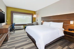  - Holiday Inn Express & Suites Milan - I-80 & I-90, Exit 118