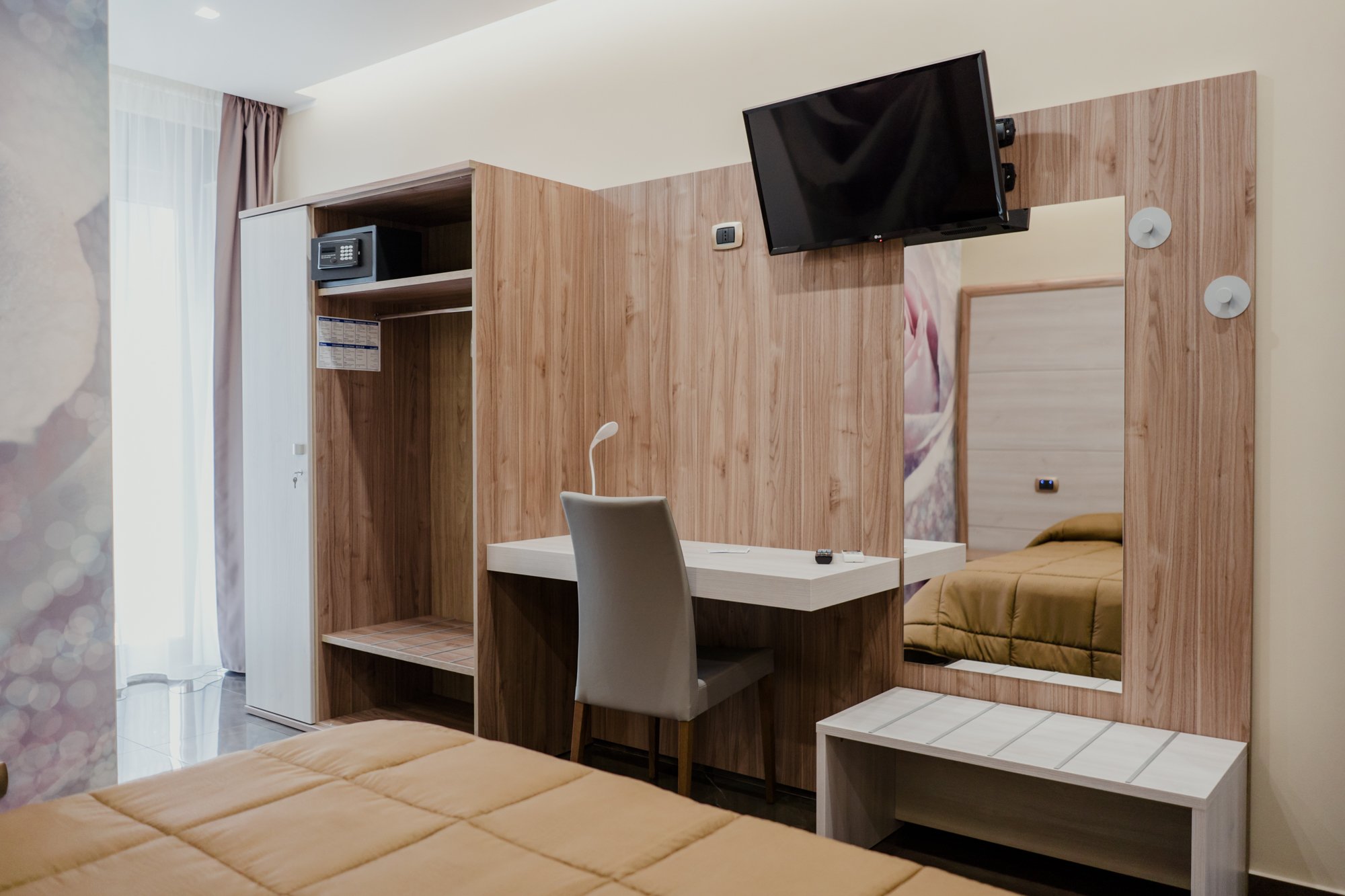 MIRYAM HOUSE - SAN SEVERO-guestroom-GUEST ROOM WORK DESK.jpg