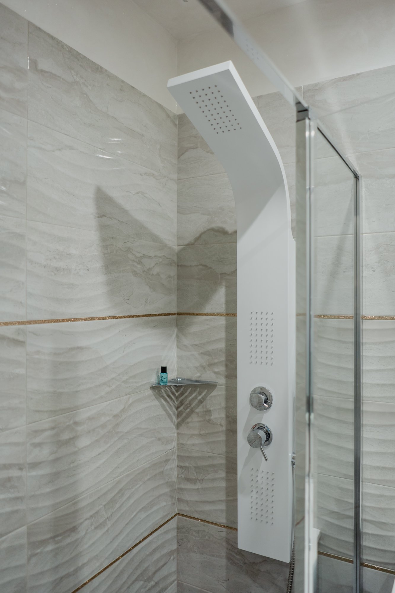 MIRYAM HOUSE - SAN SEVERO-guestroom-GUEST ROOM BATHROOM.jpg