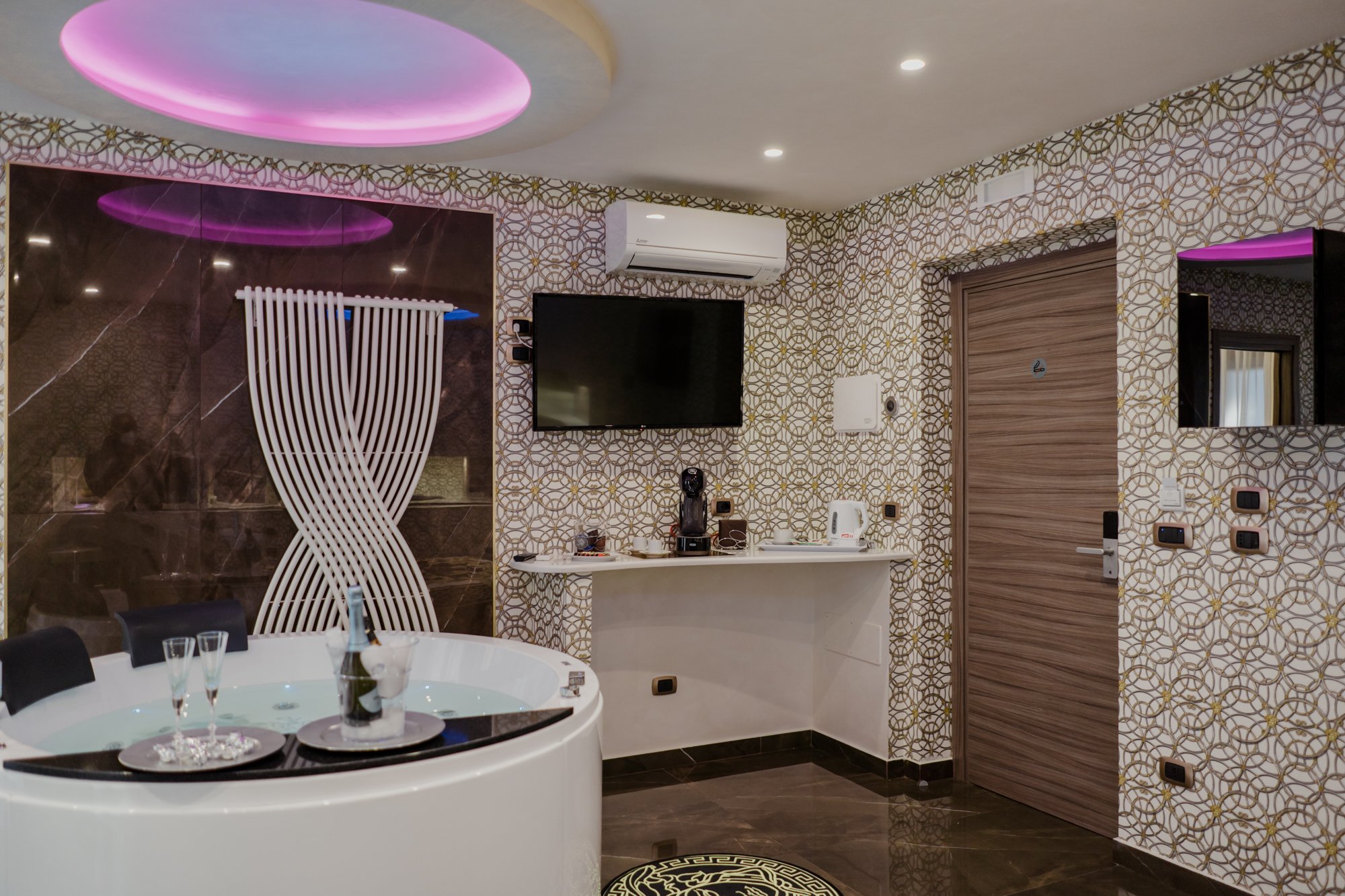 MIRYAM HOUSE - SAN SEVERO-guestroom-GUEST SUITE DETAIL.jpg