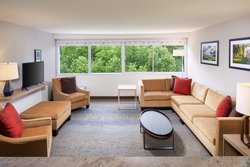  - Holiday Inn Monticello Charlottesville - I-64, Exit 120