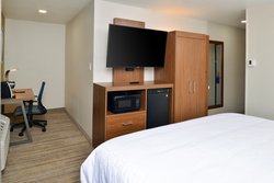  - Holiday Inn Express & Suites North Santa Rosa