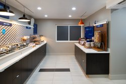  - Holiday Inn Express & Suites North Santa Rosa