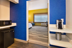  - Holiday Inn Express & Suites Milan - I-80 & I-90, Exit 118