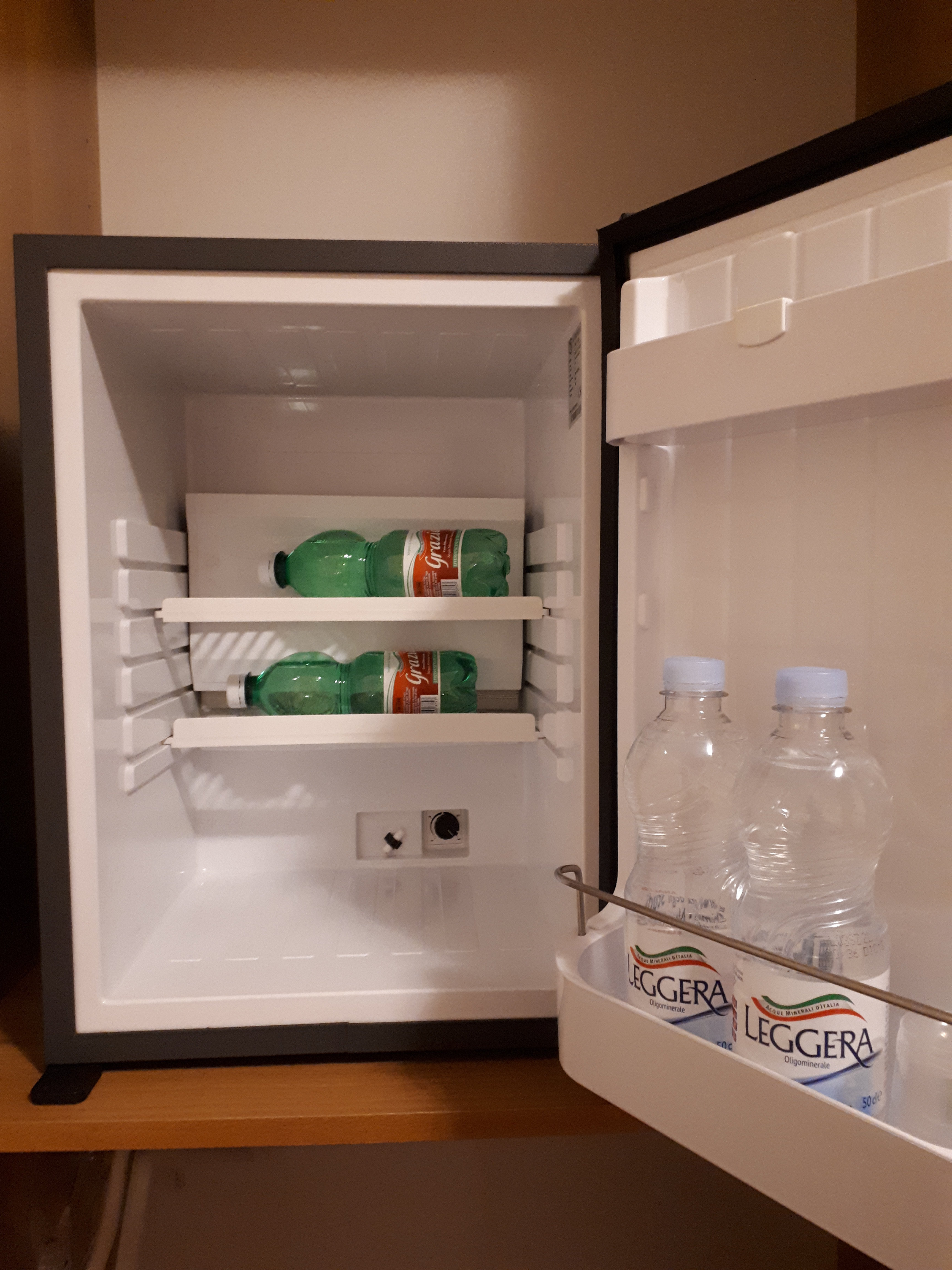 BB TERESA MASSELLI - SAN SEVERO-guestroom-GUEST BB ROOM MINIBAR.jpg