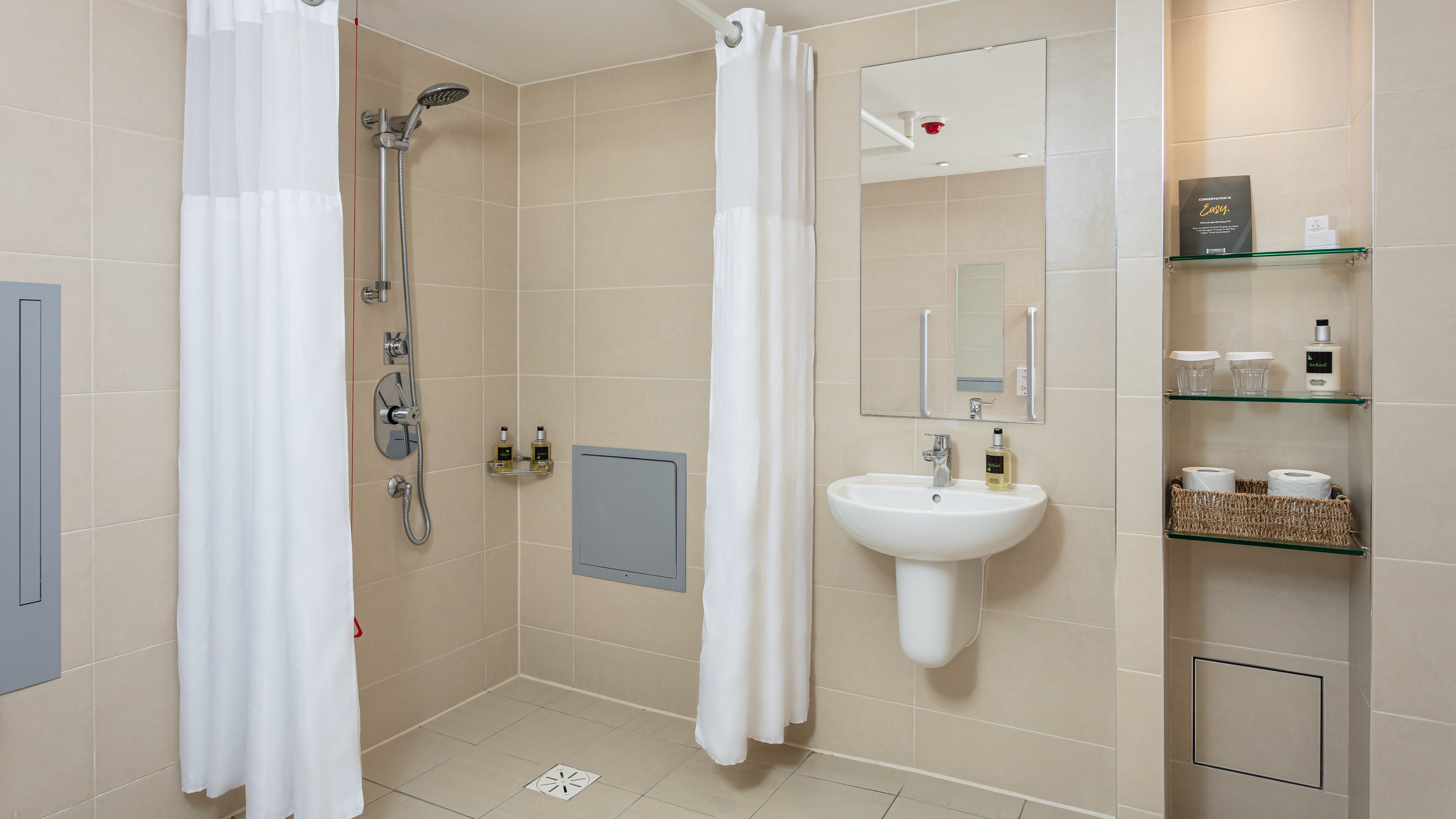 STAYBRIDGE SUITES NEWCASTLE BY IHG-guestroom-Accessible Bathroom.jpg