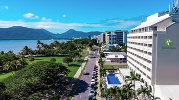 Cairns Harbourside Hotel