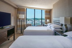  - Sheraton Four Seasons Hotel Greensboro - I-40, Exit 217