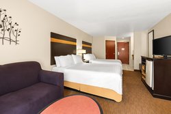  - Holiday Inn Express Gladstone