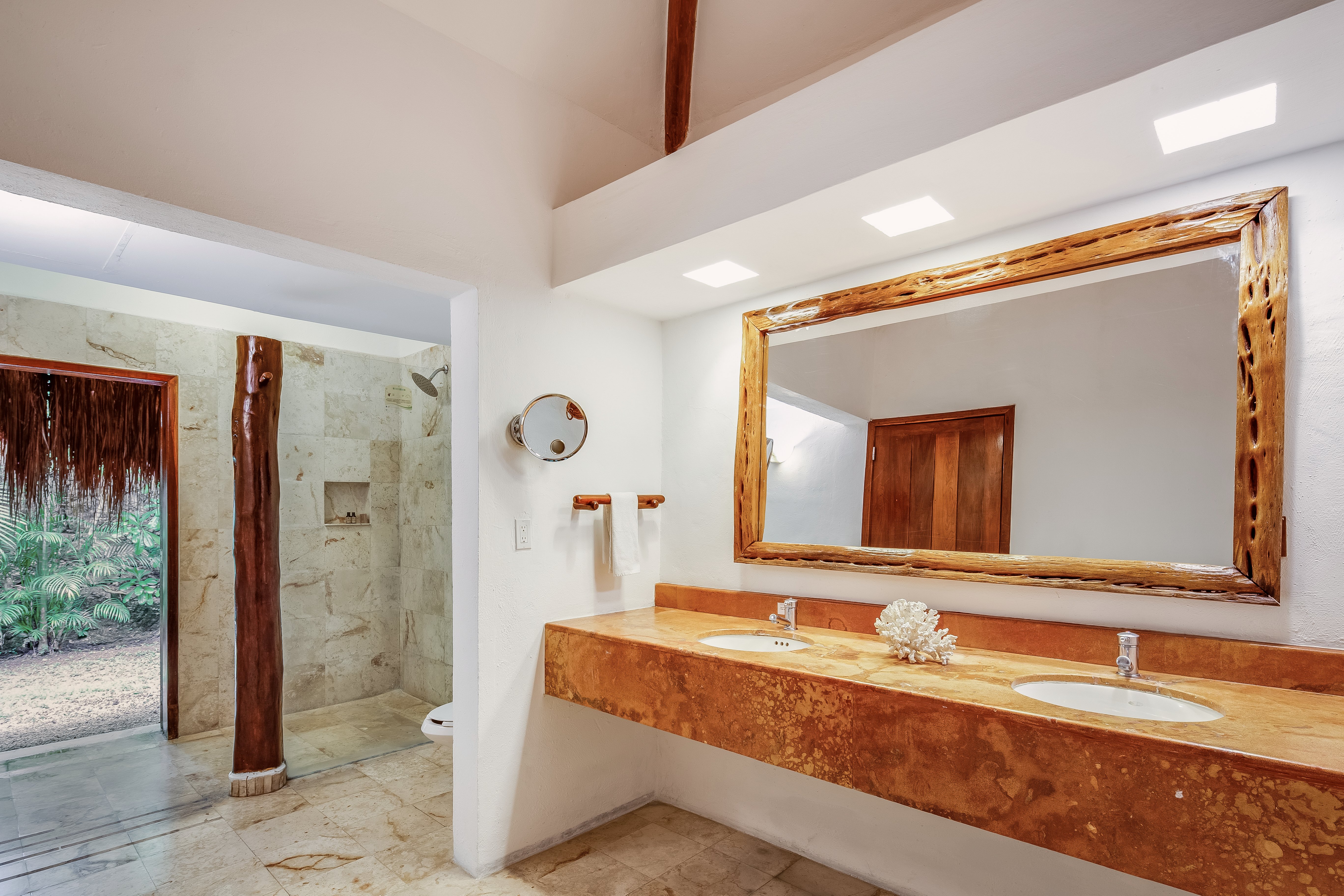 The Explorean Selva Maya Kohun-guestroom-Cabana Bathroom.jpg