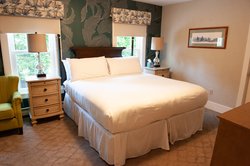  - Whitlock Inn Lenox