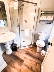  - Whitlock Inn Lenox