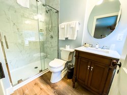  - Whitlock Inn Lenox