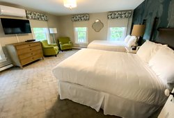  - Whitlock Inn Lenox