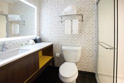  - Holiday Inn Downtown Louisville - I-65, Exit 136C