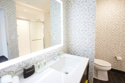  - Holiday Inn Downtown Louisville - I-65, Exit 136C