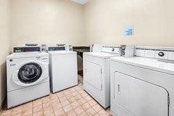  - Holiday Inn Express Gladstone