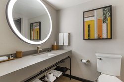  - Omni Hotel Austin - I-35, Exit 234B