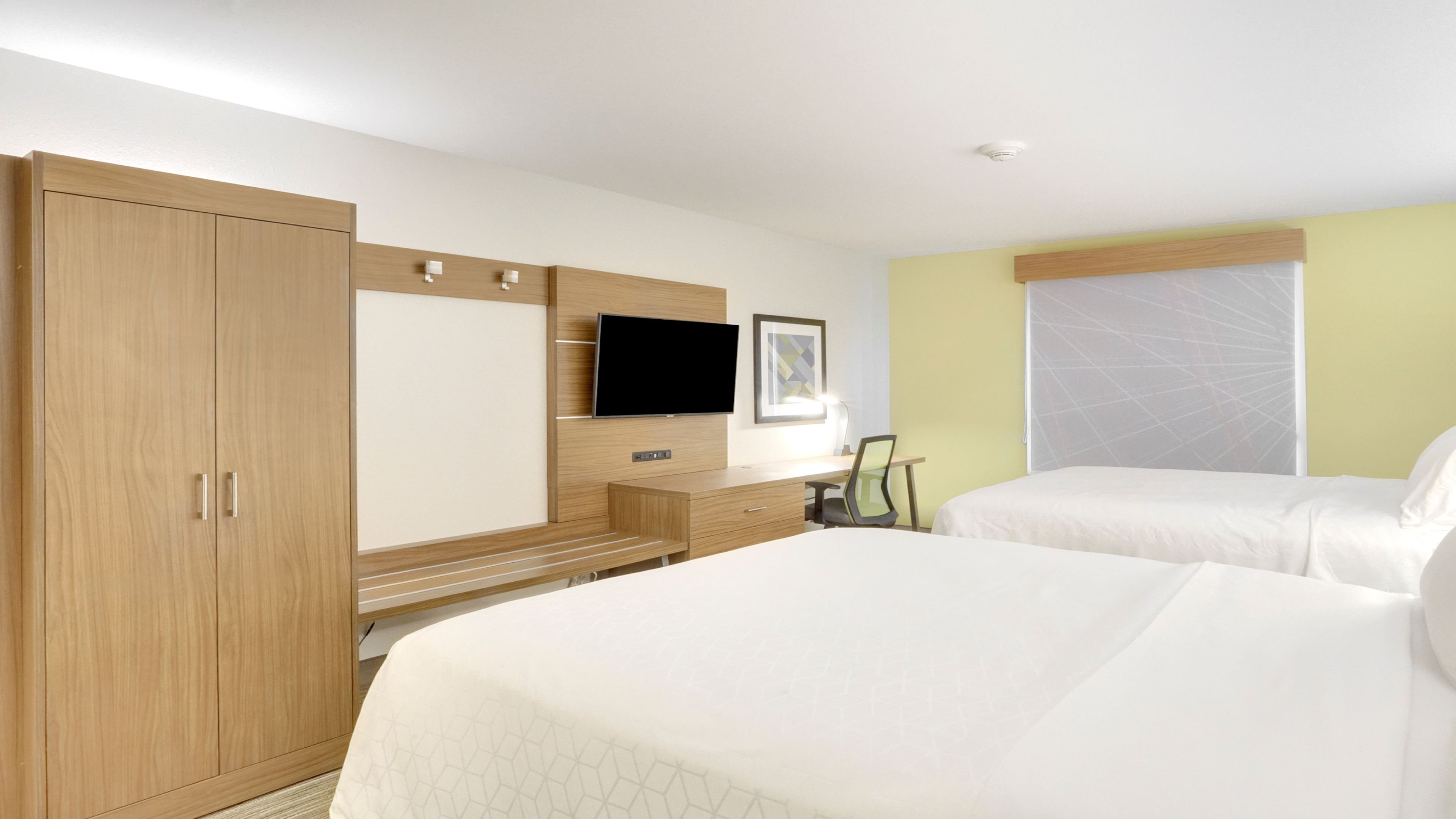 HOLIDAY INN EXP STES PORTLAND BY IH-guestroom-Guest Room.jpg