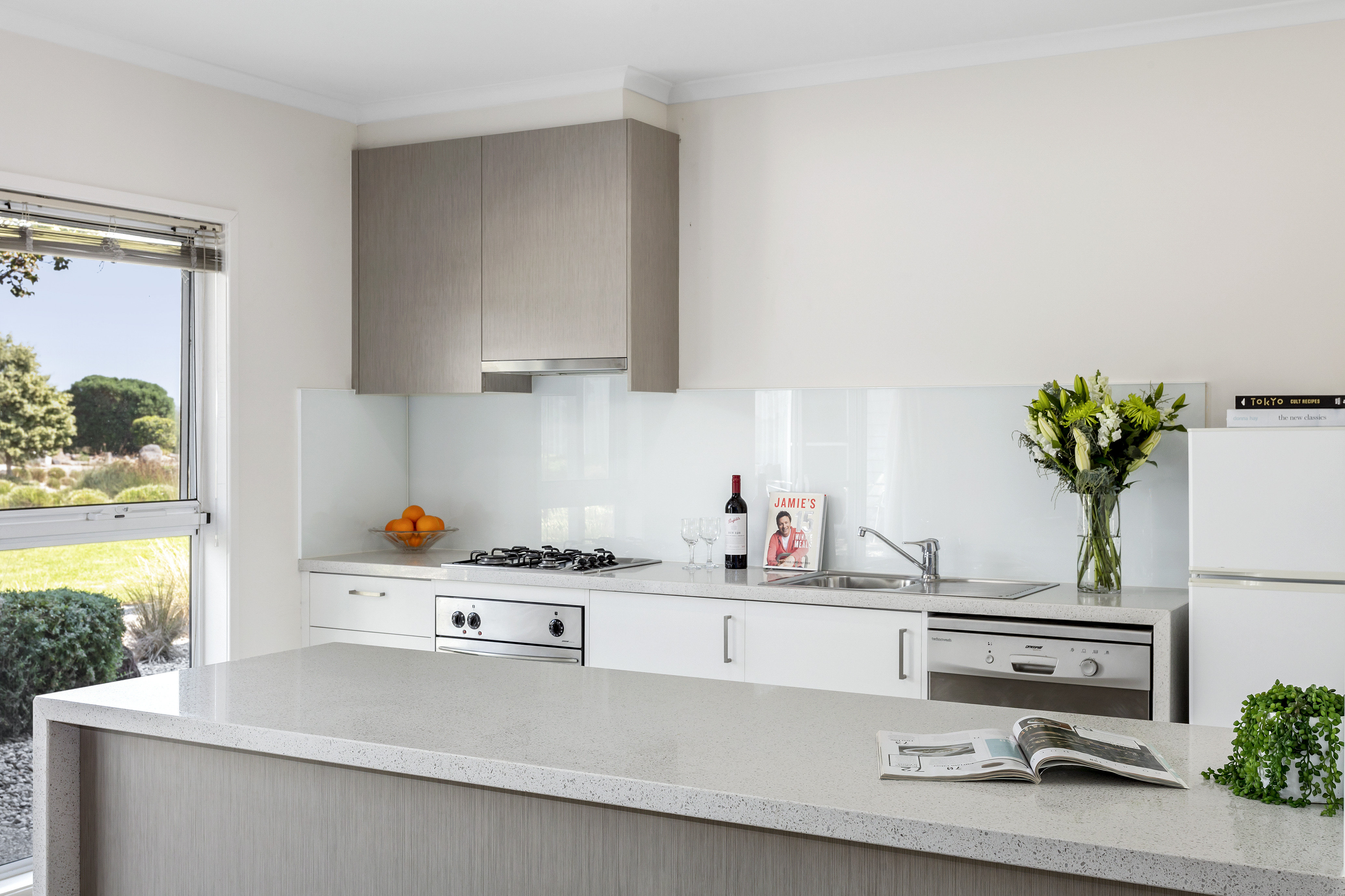 QUEST WILLIAMSTOWN NORTH-guestroom-Kitchen.jpg