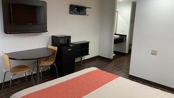  - Relax Inn Franklin - I-65, Exit 90