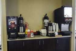  - Red Roof Plus+ Inn & Suites Woburn - I-95, Exit 54