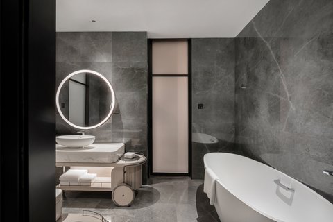 HOTEL INDIGO GARDEN EXPO - Photo 52