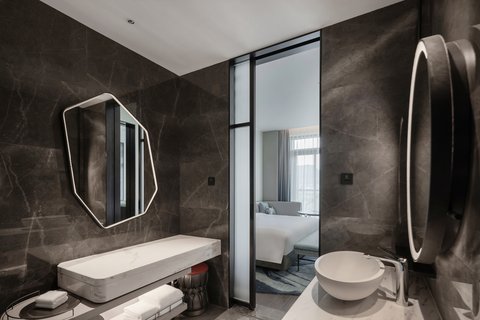 HOTEL INDIGO GARDEN EXPO - Photo 51