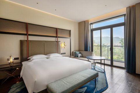 HOTEL INDIGO GARDEN EXPO - Photo 50