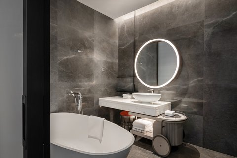 HOTEL INDIGO GARDEN EXPO - Photo 42