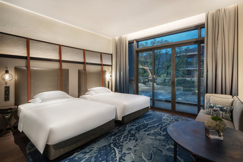 HOTEL INDIGO GARDEN EXPO - Photo 33